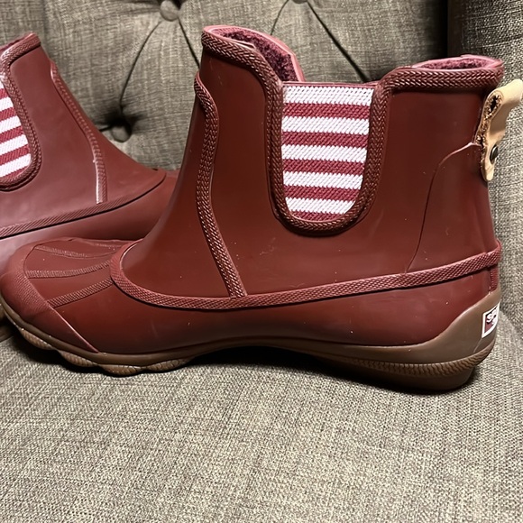 Sperry Maroon waterproof rubber Rain Boots women's size 10 - Picture 6 of 9